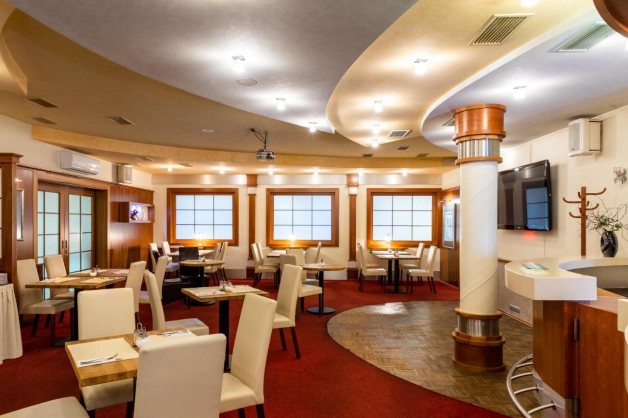 Hotel Abacie & Wellness Valasske Mezirici Luaran gambar