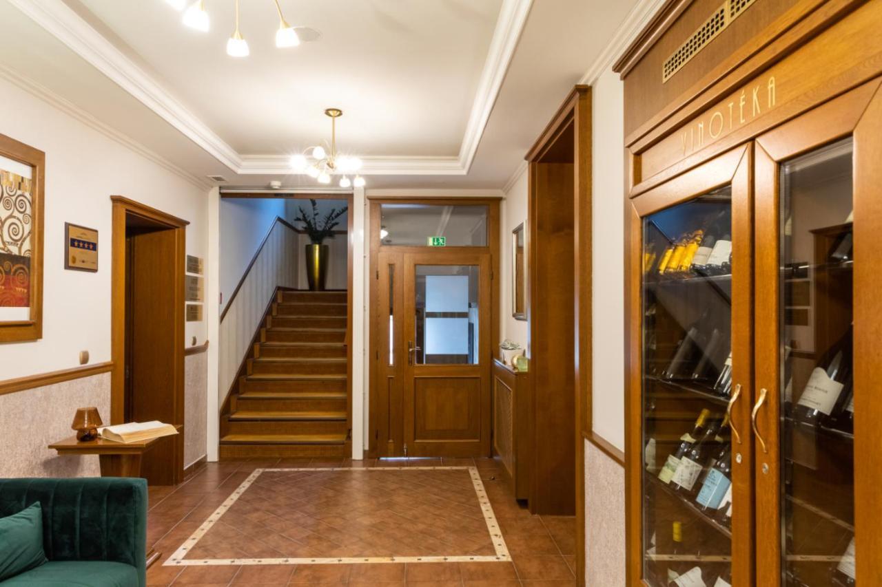 Hotel Abacie & Wellness Valasske Mezirici Luaran gambar