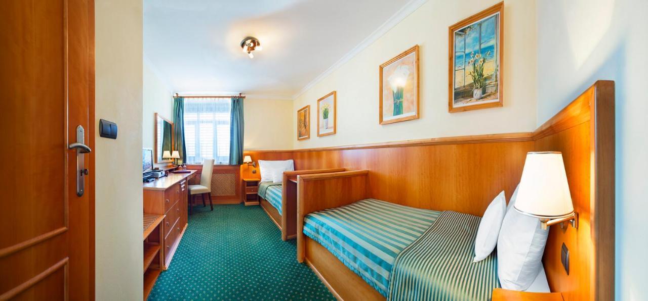 Hotel Abacie & Wellness Valasske Mezirici Luaran gambar